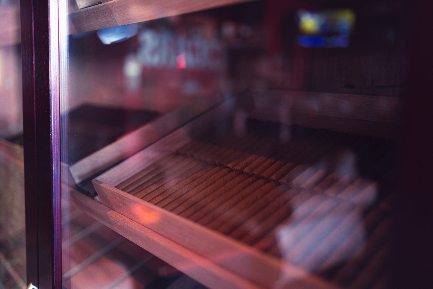 Elie's Smoking Lounge - Nashua, NH