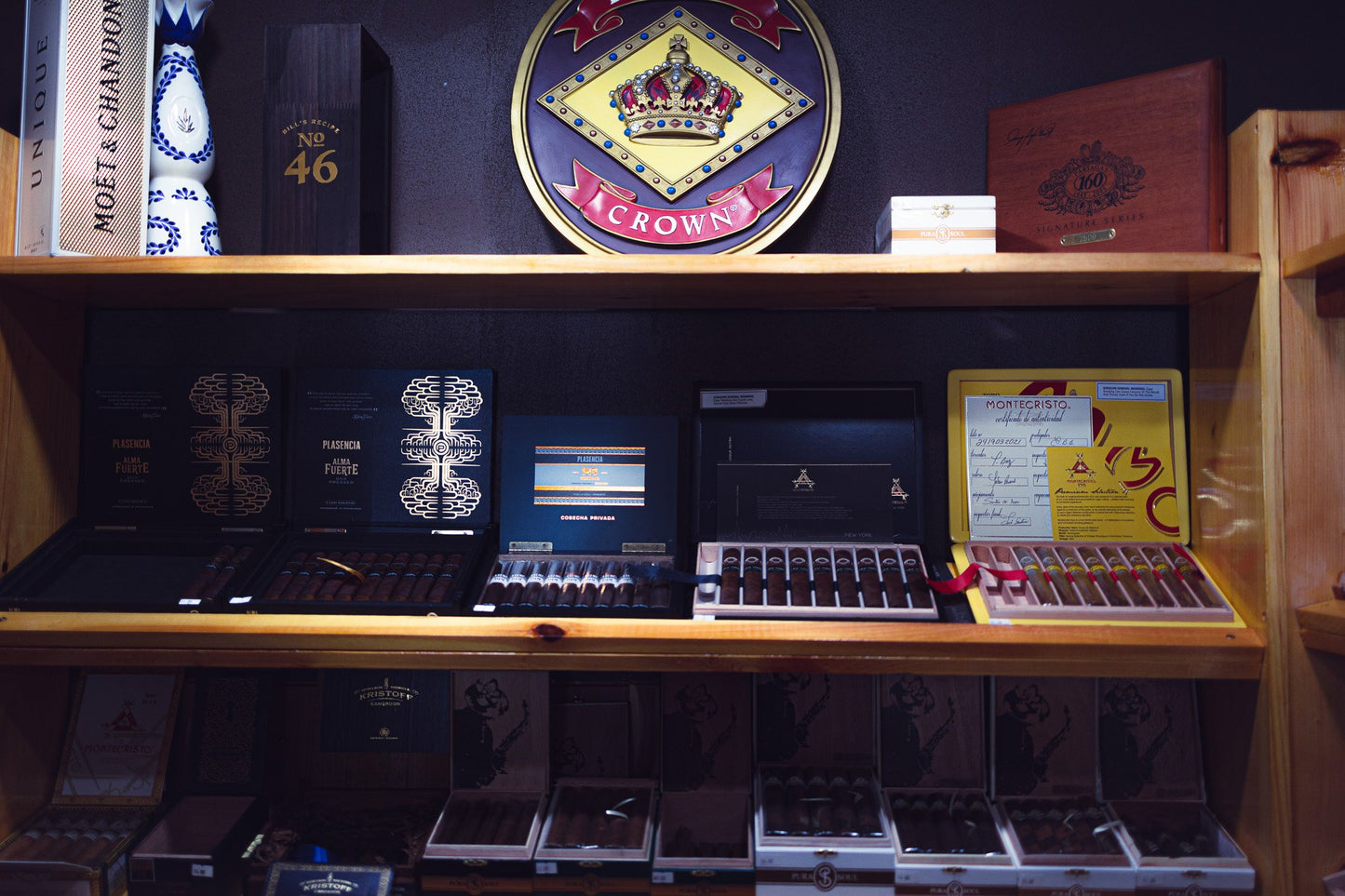 Elie's Smoking Lounge - Nashua, NH