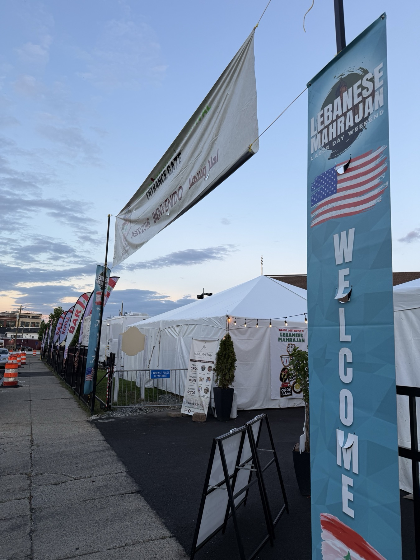 Welcome banner over the festival entrance